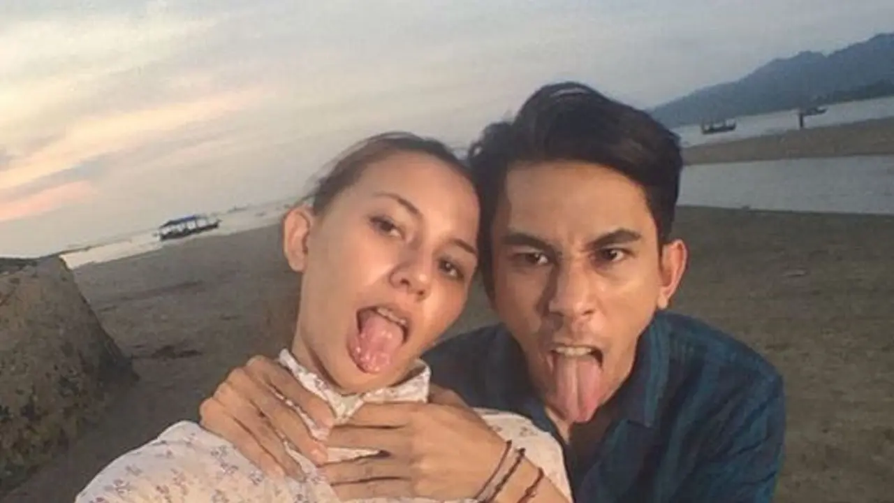 [Bintang] Dahlia Poland dan Fandy Christian