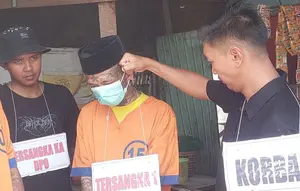 Rekonstruksi Ungkap Motif Pembunuhan Manusia Silver di Probolinggo
