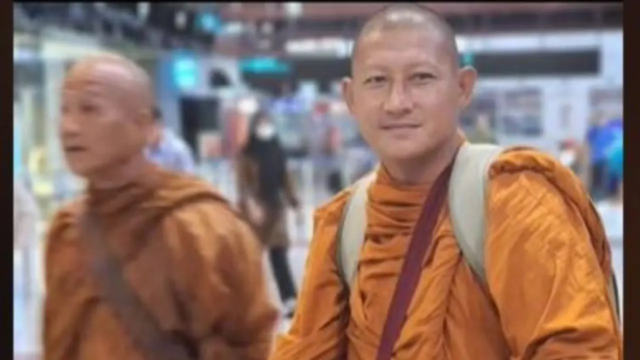 Para Biksu Thailand Pulang ke Negaranya Usai Rayaka Waisak, Ternyata Tidak Jalan Kaki Lagi.