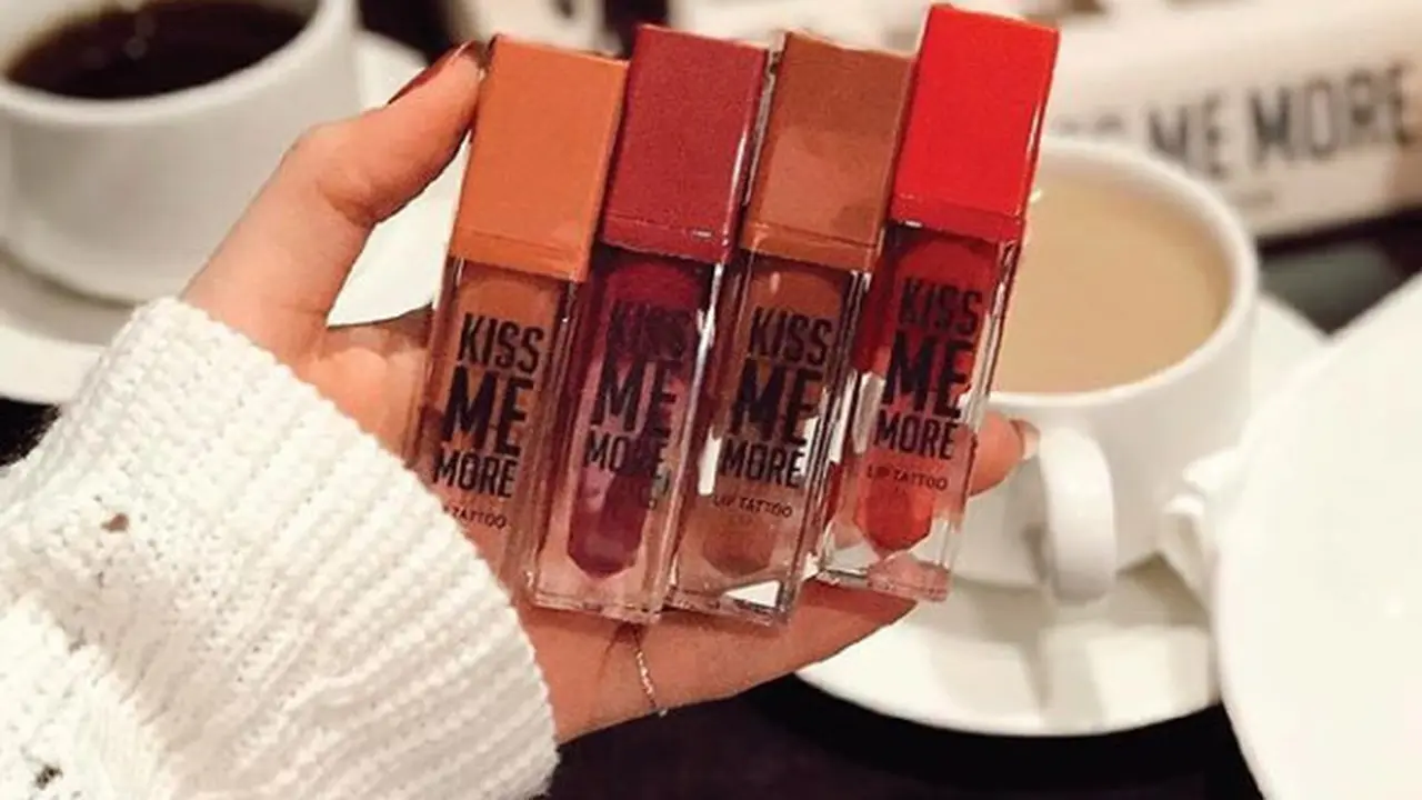 Kiss Me More, Lipstik 16 Warna yang Sesuai dengan Suasana Hati