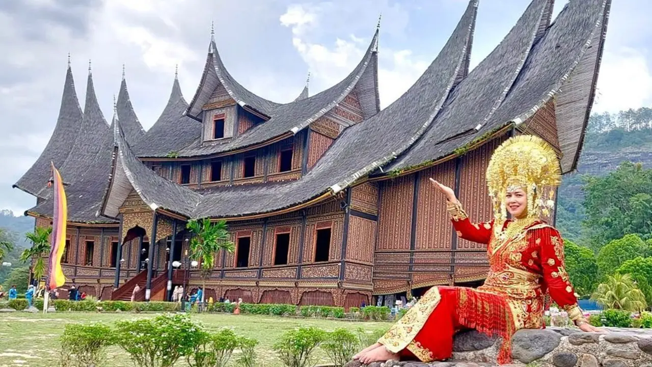 Pakaian Adat Sumatera Barat