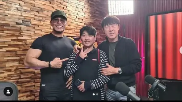 6 Momen Kedekatan Jeje dan STY, Profesional Jadi Penerjemah Pelatih