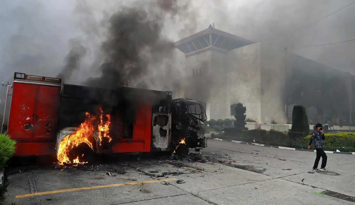 Tercatat, hingga Selasa (9/9/2025), 19 orang tewas akibat tembakan aparat keamanan dan ratusan lainnya luka-luka. (Prabin RANABHAT/AFP)