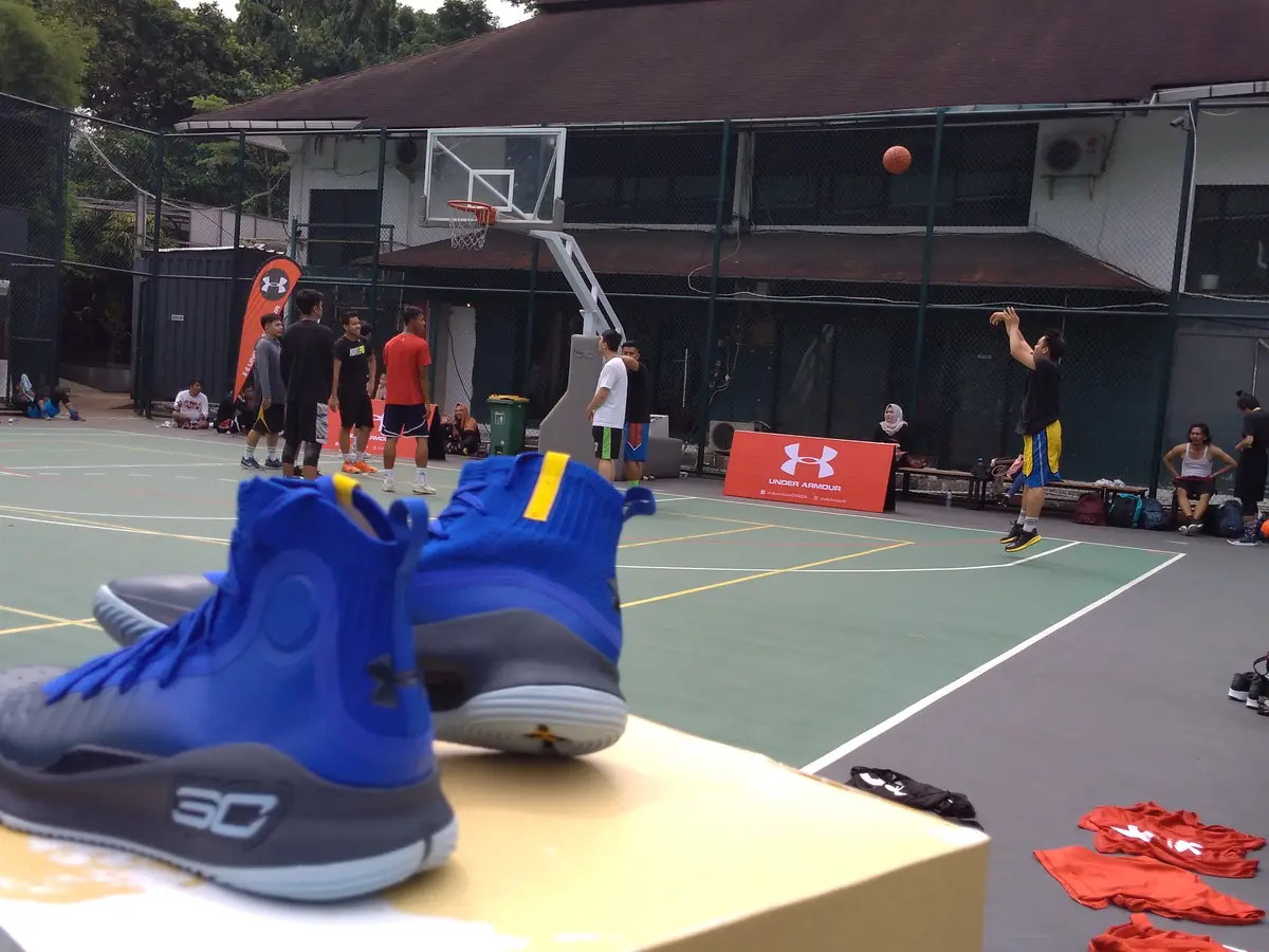 Harga sepatu under deals armour stephen curry