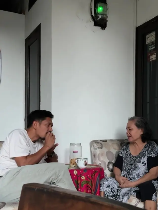 5 Momen Kebersamaan Penuh Kenangan Ibnu Jamil dengan Sang Ibunda yang Meninggal Dunia (credit: instagram/ibnujamilo).