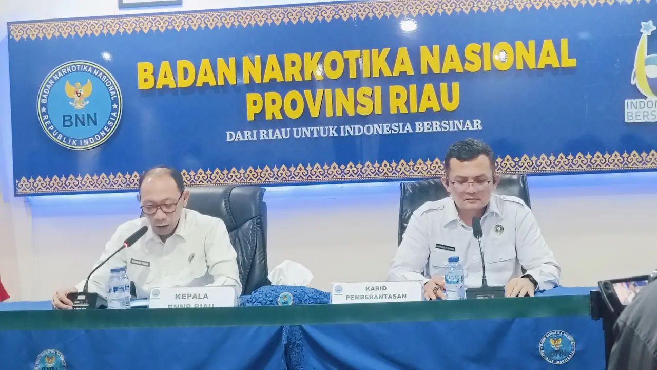 Kepala BNN Riau Brigjen Robinson Siregar dalam konferensi pers akhir tahun pengungkapan peredaran narkoba di Riau.