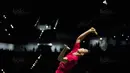 Tunggal putra Indonesia, Jonatan Christie, saat bertanding melawan pemain Thailand, Khosit Phetpradab, di Axiata Arena, Kuala Lumpur, Selasa (29/8/2017). Jonatan Christie menang 21-19, 21-10 atas Khosit Phetpradab. (Bola.com/Vitalis Yogi Trisna)