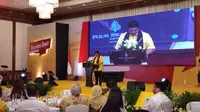 Ketua Umum Partai Golkar Airlangga Hartarto saat berada di depan pendukungnya. (Liputan6.com/Ady Anugrahadi)