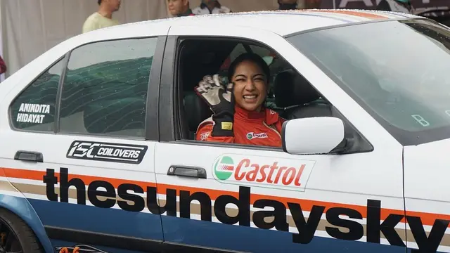 Jadi Impian Sejak Lama, Ini 7 Gaya Selebgram Anindita Hidayat Saat Ngedrift