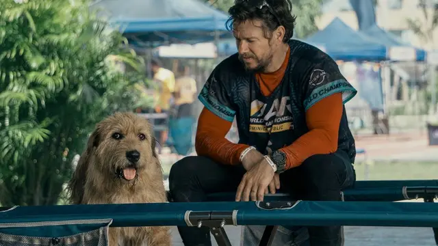 Mark Wahlberg sebagai Michael Light dalam film Arthur The King. (Foto: Dok. Lionsgate)