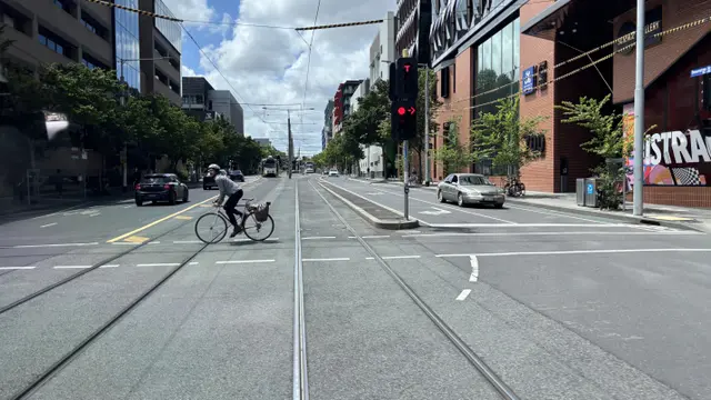 Suasana kota Melbourne yang menyediakan ruang luas dan fasilitas lengkap bagi pejalan kaki. (Liputan6.com/Tira)