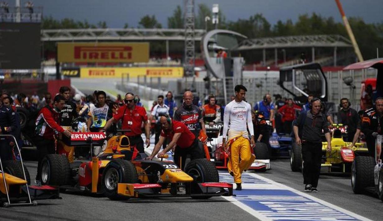 Pebalap Pertamina Campos Racing, Sean Gelael, bersiap jelang digelarnya Feature Race GP2 Spanyol di Sirkuit Catalunya, Spanyol, Sabtu (14/5/2016). (gp2series.com)