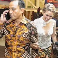 Niki mengaku mengenakan busana rancangan Anne Avantie mengaku nyaman. Ia juga pernah membicarakan gaun yang akan dikenakan saat resepsi pernikahan dengan rancangan Anne Avantie. (Adrian Putra/Bintang.com)