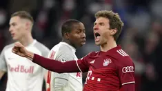 Reaksi pemain Bayern Munchen Thomas Mueller usai mencetak gol ke gawang Salzburg pada pertandingan leg kedua babak 16 besar Liga Champions di Munich, Jerman, 8 Maret 2022. Bayern Munchen menang 7-1. (AP Photo/Matthias Schrader)