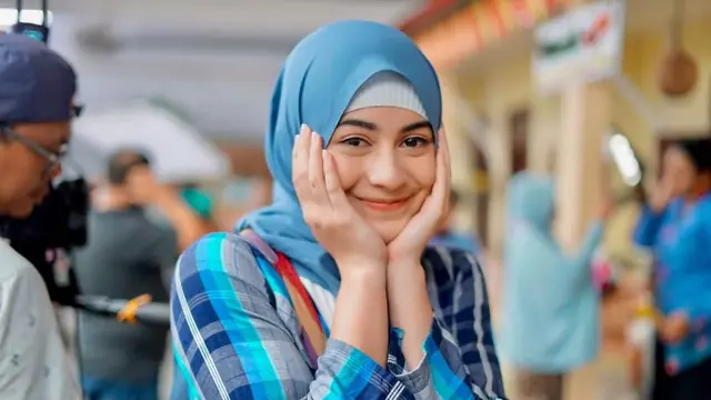 Bikin Pangling, Ini 7 Gaya Sintya Marisca Saat Tampil Berhijab