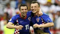 Croatian Ivica Olic celebrates with Darijo Srna after scoring goal during Euro 2008 Group B match Croatia vs. Germany on June 12, 2008 at Woerthersee-Stadion in Klagenfurt, Austria. AFP PHOTO/TORSTEN SILZ