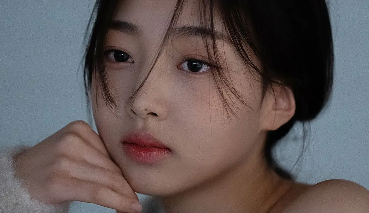 Lee Ha Eum, adik Jihyo Twice. (Instagram/ starhaus.official)