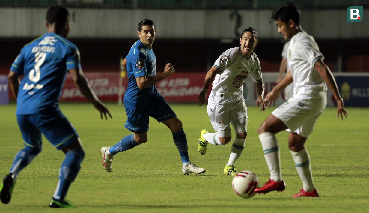 Kim Jefferey Kurniawan dipercaya pelatih PS Sleman untuk menempati posisi gelandang bertahan saat melawan Persib Bandung. (Foto: Bola.com/Ikhwan Yanuar)