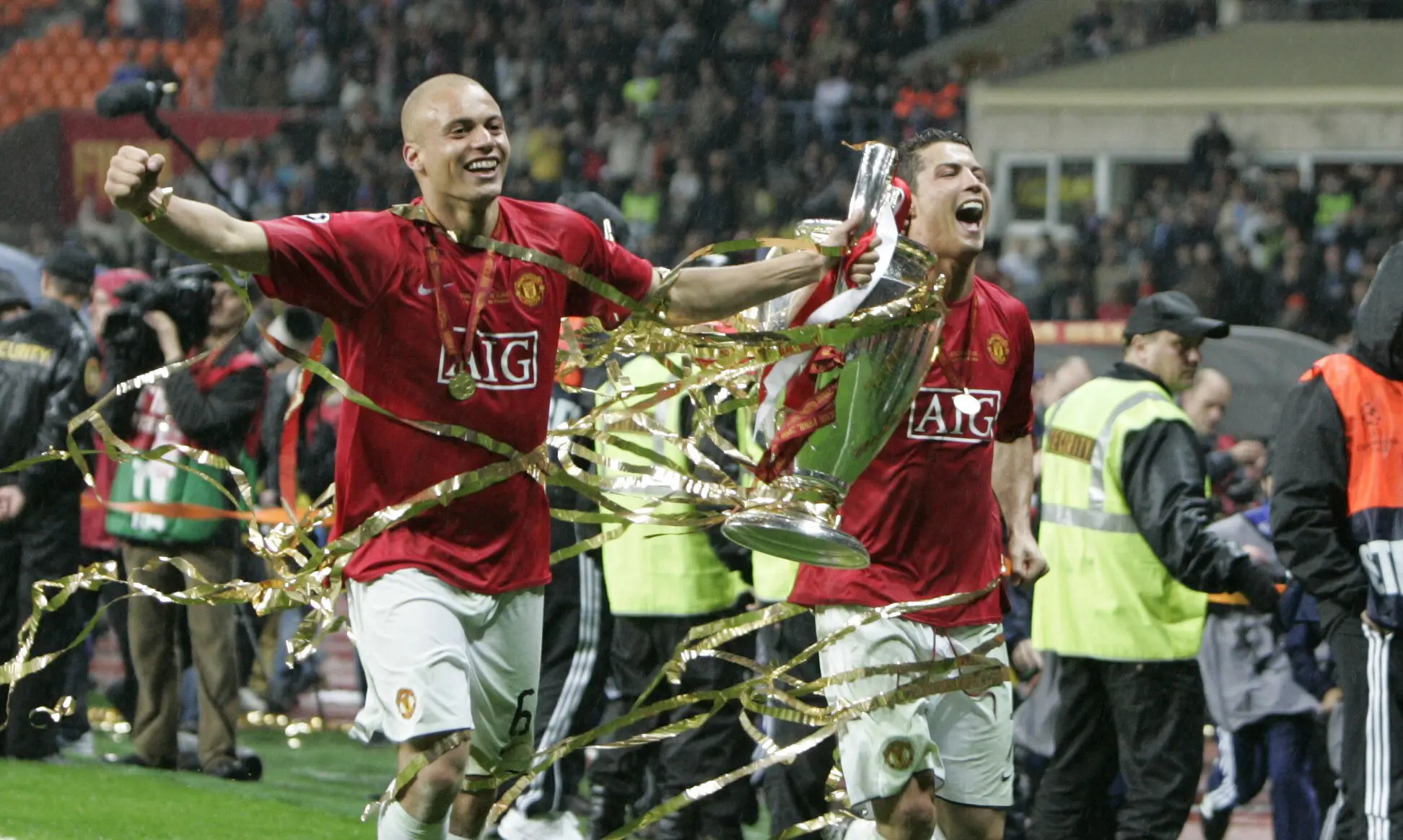 Cristiano Ronaldo meraih trofi Liga Champions pertamanya saat bermain untuk Manchester United musim 2007/2008. (AFP/Paul Ellis