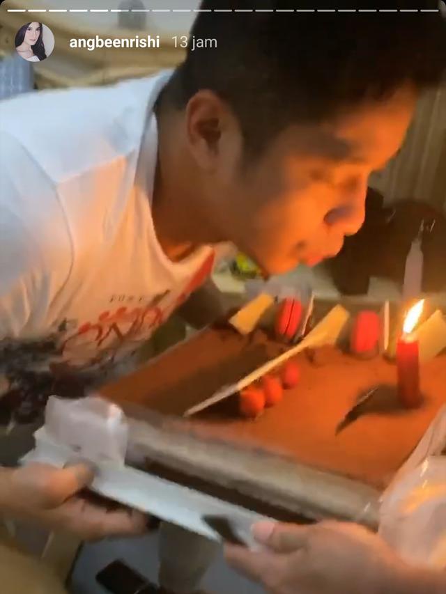 Angbeen Rishi Beri Kejutan, Ini 5 Momen Manis Perayaan Ulang Tahun Adly Fairuz