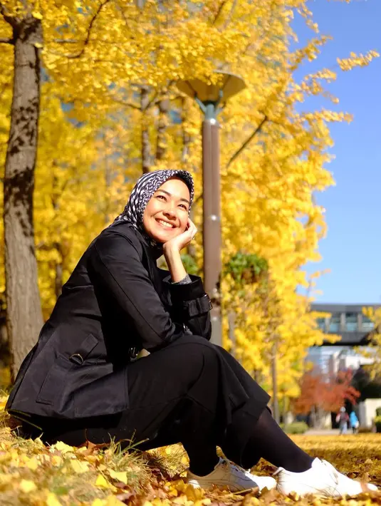 Alya Rohali adalah Puteri Indonesia 1996. Ia sempat menjadi aktris dan prenter ternama sebelum akhirnya fokus menjadi ibu rumah tangga. (Foto: instagram.com/arohali)