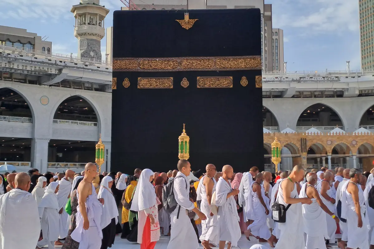 Suasana ibadah tawaf jemaah haji dari berbagai negara, termasuk Indonesia di Masjidil Haram, Makkah. (FOTO: MCH PPIH ARAB SAUDI 2023)