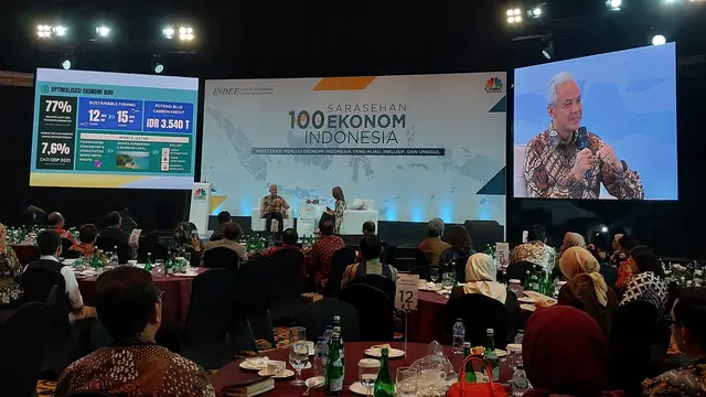 Bakal Calon Presiden Ganjar Pranowo dalam Sarasehan 100 Ekonom Indonesia, di Jakarta, Rabu (8/11/2023). (arief/Liputan6.com)