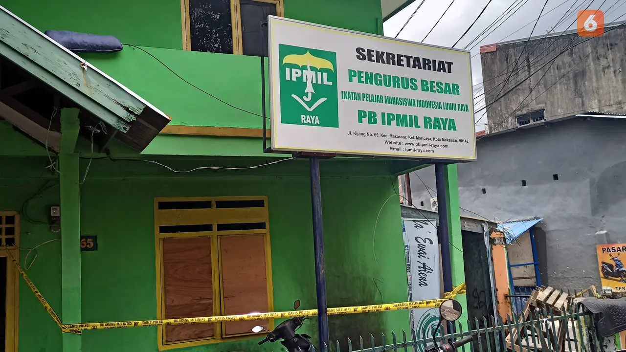 Sekretariat PB IPMIL dilempari bom molotov oleh dua pria. Misterius (Liputan6.com/Fauzan)
