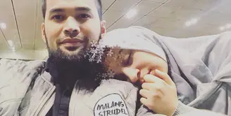 Pasangan Shireen Sungkar dan Teuku Wisnu sedang mengunjungi beberapa desetinasi di Turki. Potret kemesraan pasangan ini sering kali membuat warganet pengikutnya baper. (Instagram/teukuwisnu)