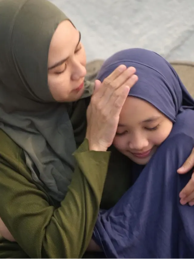 Anak Artis Memutuskan Berhijab