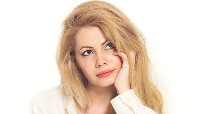 Cara Membuat  Rambut  Tebal  Menjadi Tipis Dan  Lurus 
