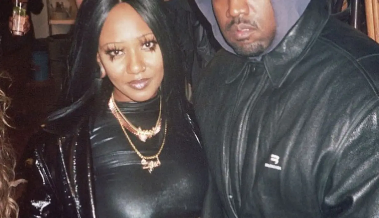 Julia Fox dan teman-temannya mendapatkan tas birkin Hermes.