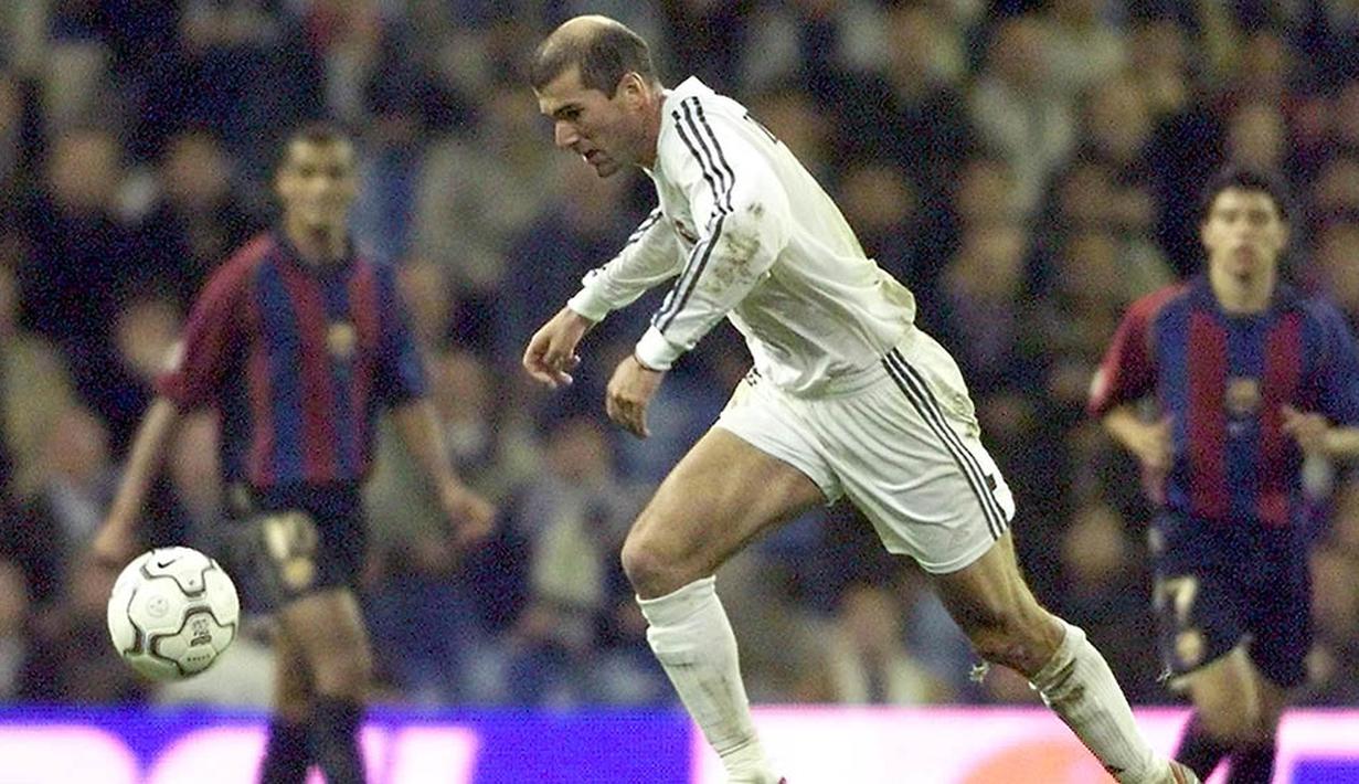 Prestasi itu membuat Zinedine Zidane diboyong raksasa Spanyol, Real Madrid dengan harga 51,45 juta poundsterling pada tahun 2001. (AFP/Christophe Simon)