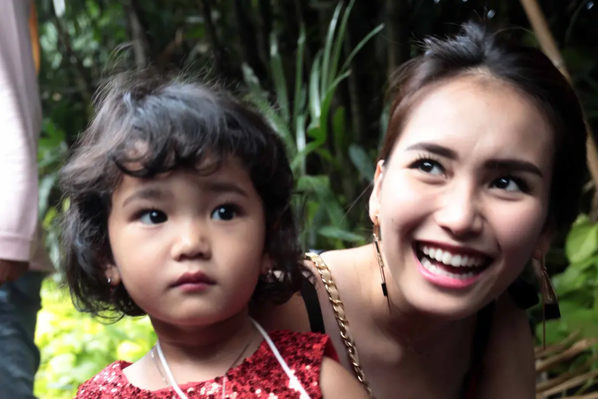 [Bintang] Ayu Ting Ting dan Bilqis Khumairah Razak
