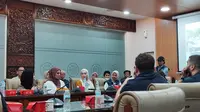 Para peserta AIMEP melakukan kunjungan ke Muhammadiyah Disaster Management Center (MDMC) di Jakarta Pusat. (Liputan6/Therresia Maria Magdalena Morais)