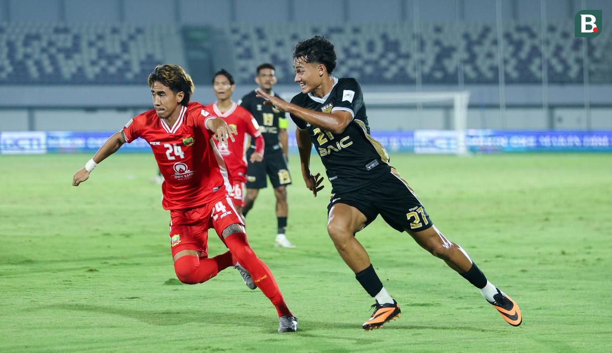 Rafael Struick akhirnya bisa mengakhiri periode buruk di Dewa United. Striker berusia 22 tahun itu mencetak gol pertamanya untuk klub berjulukan Banten Warriors itu. (Bola.com/M Iqbal Ichsan)