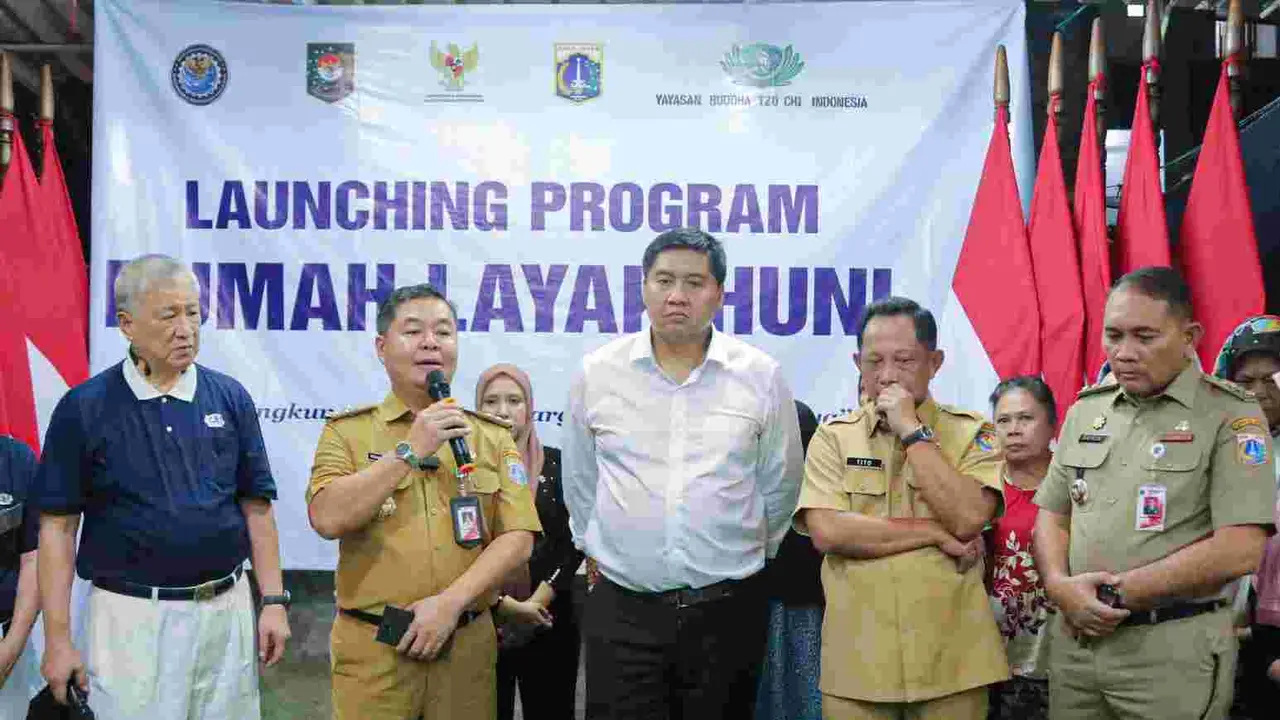 Pemerintah Provinsi (Pemprov) Jakarta menggandeng Yayasan Buddha Tzu Chi untuk menata kawasan kumuh padat penduduk di Kelurahan Tanah Tinggi.