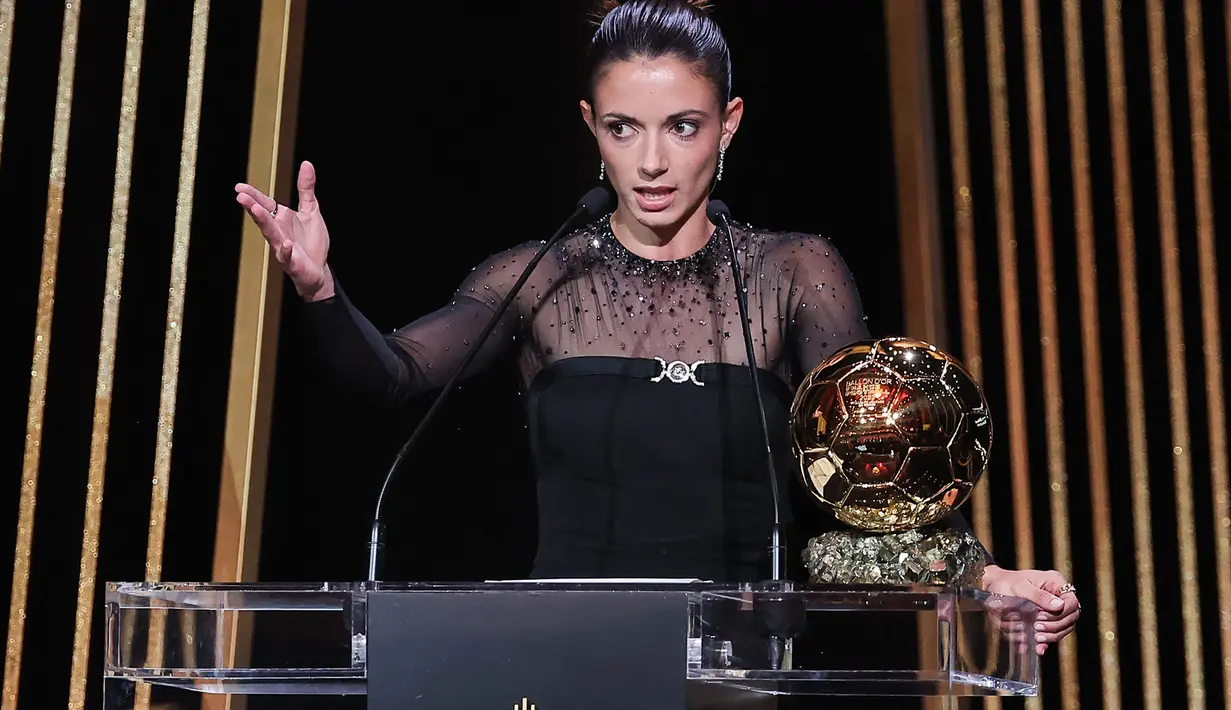 Ini adalah pertama kalinya pemain berusia 25 tahun tersebut memenangi penghargaan Ballon d'Or. (FRANCK FIFE / AFP)