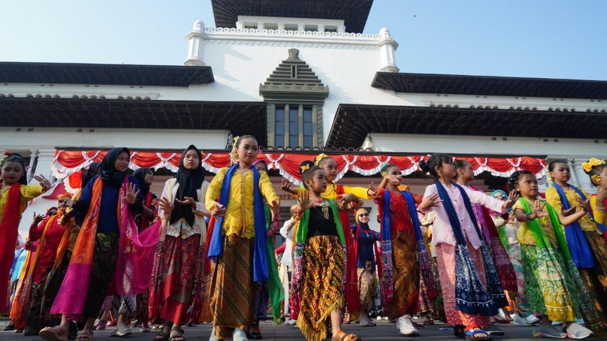 Tari Ketuk Tilu, Warisan Budaya Sunda Penuh Makna dan Kehidupan