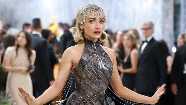 Sabrina Carpenter di Met Gala 2026. Photo by ANGELA WEISS / AFP