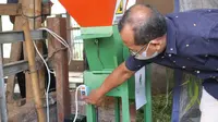 Melihat Mesin Pencacah Rumput Bertenaga Listrik Kreasi Mahasiswa ITS