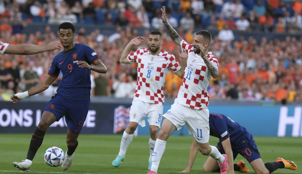 Belanda dan Kroasia bermain sama kuat 2-2 di waktu normal. (AP Photo/Patrick Post)