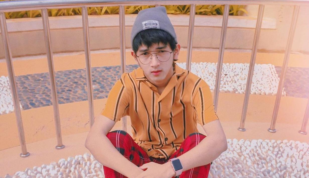 FOTO: Gaya Rio Ramadhan Pacar Kekeyi saat Pakai Topi, Bak ...