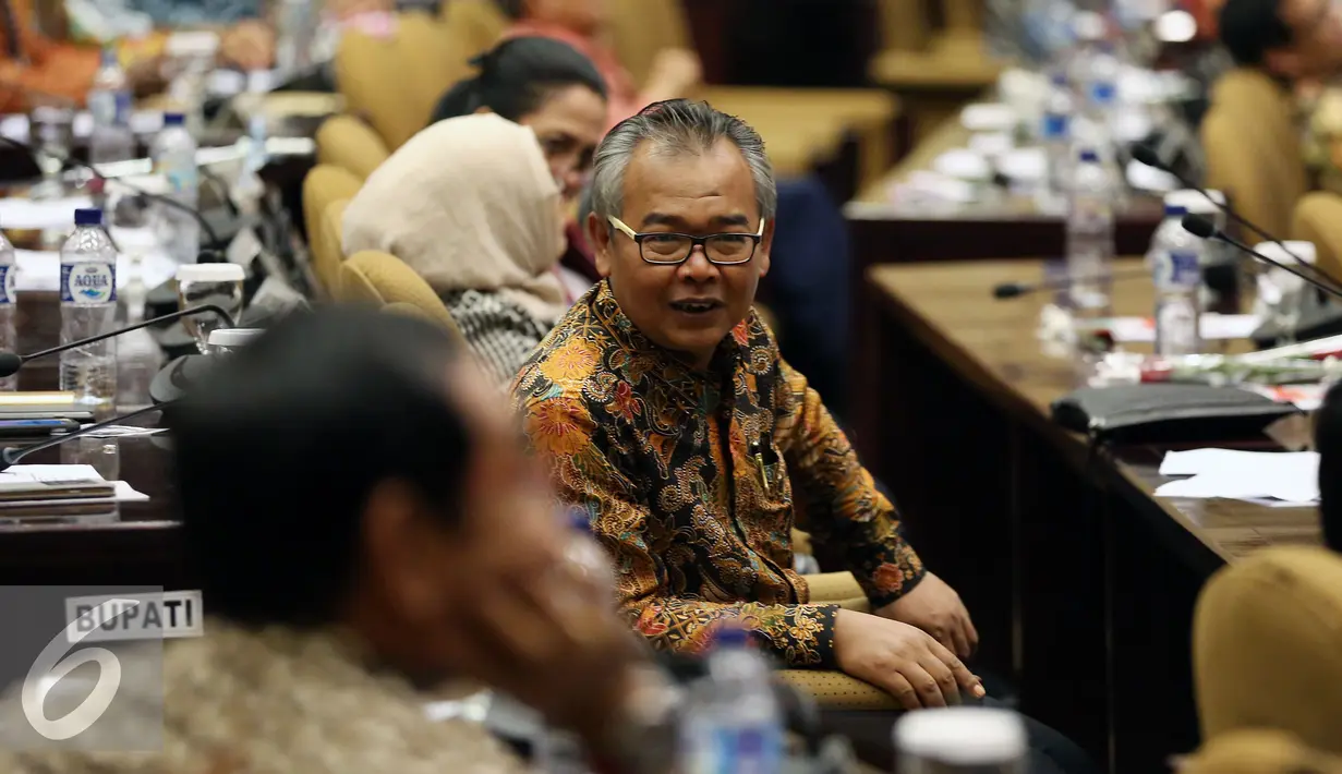 Mohammad Saleh saat mengikuti rapat Paripurna DPD luar biasa di Nusantara V Gedung Parlemen, Senayan, Jakarta, Selasa (11/10). Mohammad Saleh terpilih menjadi Ketua DPD menggantikan Irman Gusman.(Liputan6.com/Johan Tallo)