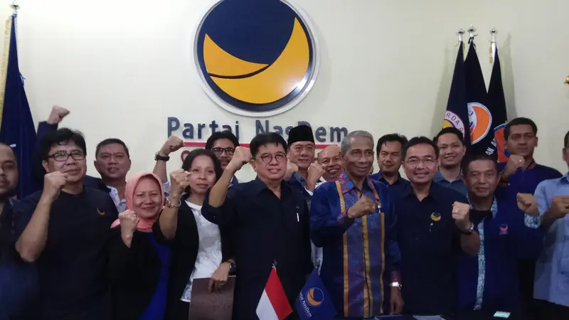 Partai Nasdem Sumsel menyatakan dukungan terhadap Herman Deru-Mawardi Yahya pada Pilgub Sumsel 2018 (Liputan6.com / Nefri Inge)