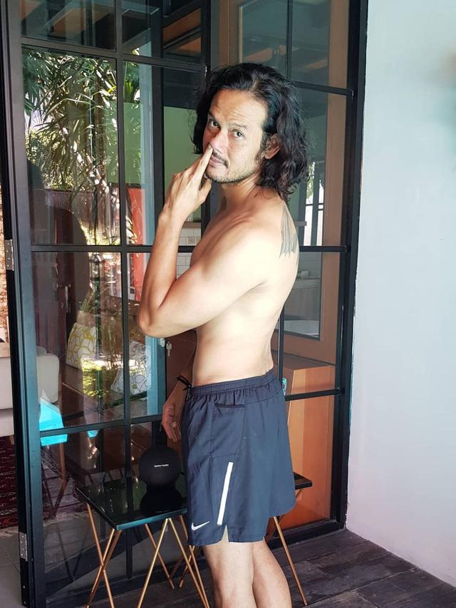 7 Potret Terbaru Dwi Sasono Usai Bebas Dari Rehabilitasi, Pamer Otot Dada