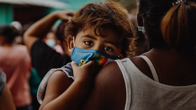 Contoh ilustrasi anak dengan masker