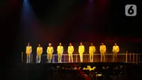 Grup idola K-Pop NCT 127 tampil dalam tur konser dunia kedua bertajuk "NEO City: Jakarta - THE LINK" di ICE BSD City, Tangerang, Banten, Jumat (4/11/2022). Tampil dalam balutan busana serba putih, NCT 127 membawakan sejumlah lagu di antaranya 'Kick It' dan 'Lemonade'. (Liputan6.com/Johan Tallo)