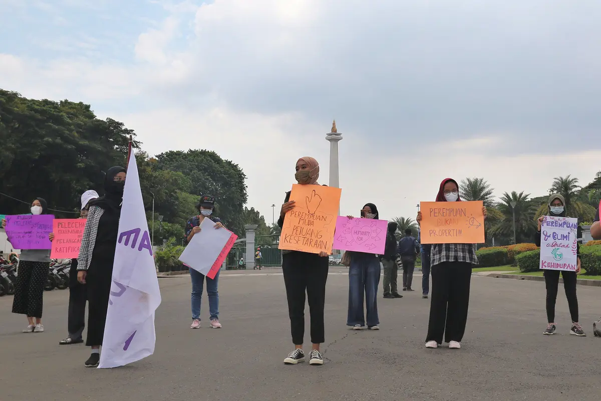 Hari Perempuan Sedunia, Kaum Wanita Gelar Aksi Damai di Patung Kuda
