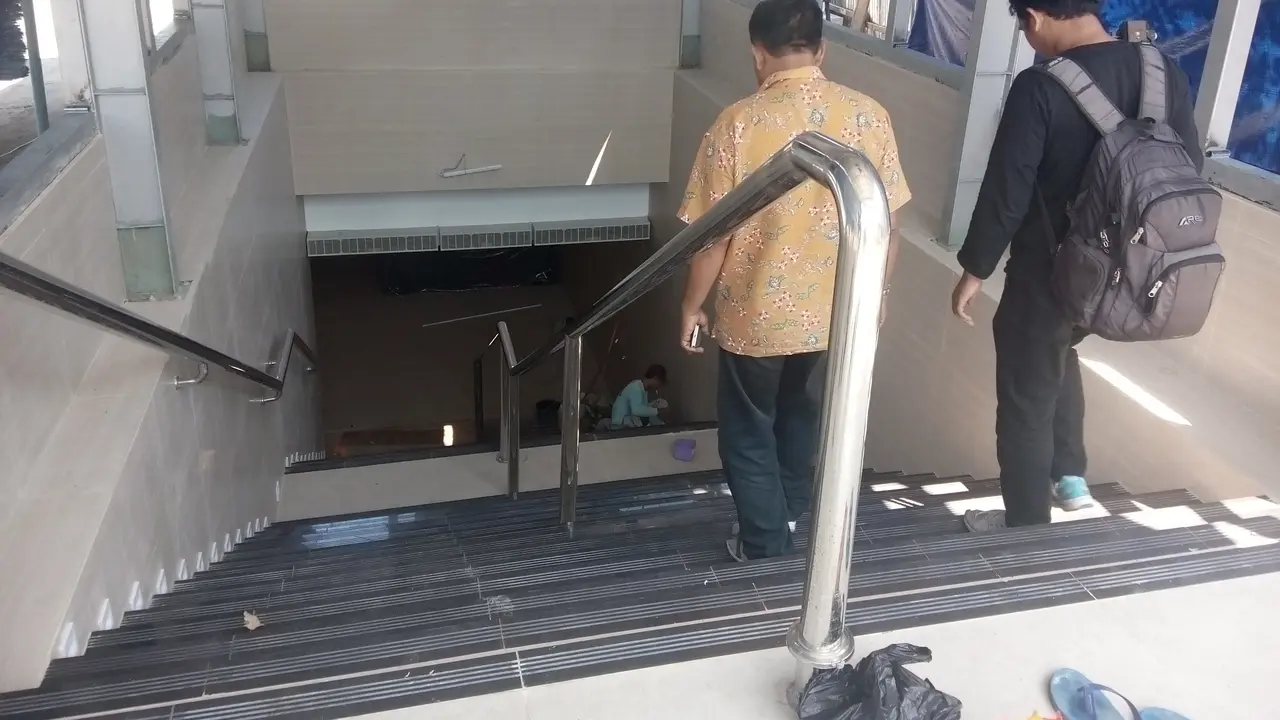 Toilet bawah tanah
